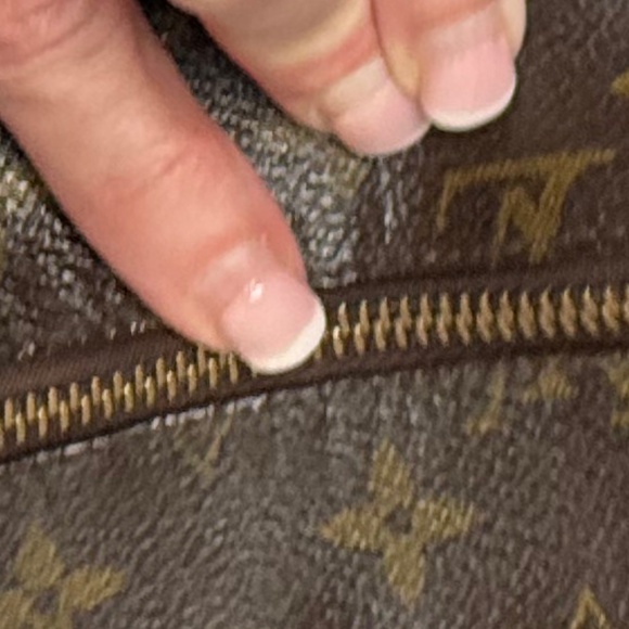 Louis Vuitton Crossbody/shoulder Purse - Picture 13 of 16